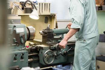 インダストリアルエンジニアリングの意味やメリットをわかりやすく解説