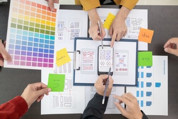 カラーバランスはUI/UXデザインにどのような影響を及ぼすのか