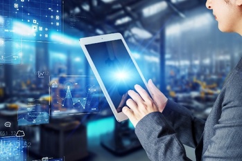 製造業でのDXとは？進まない理由や課題を克服した成功事例を紹介