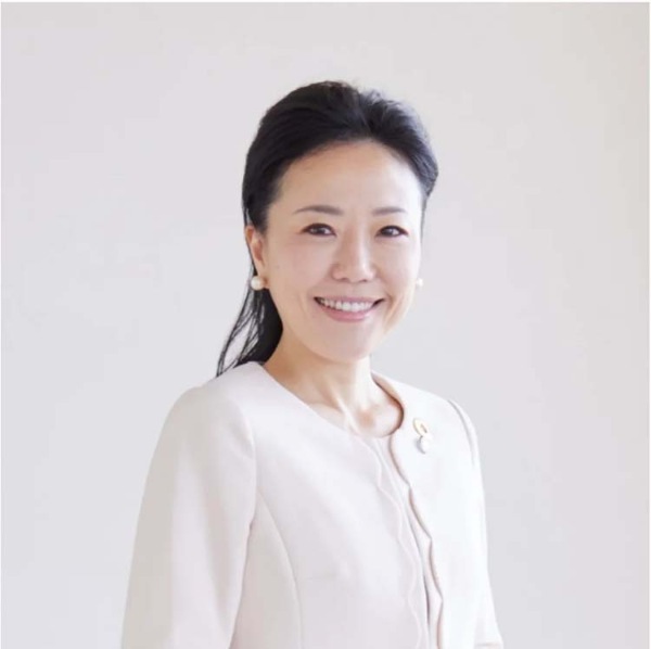 都築明寿香校長