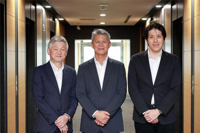 왼쪽부터: 후쿠모토 이사오 씨(Alpha Compass LLC), 히사츠구 마사히코 씨(Aras Japan LLC), 가네코 다케시 씨(Core Concept Technology Co, Ltd)